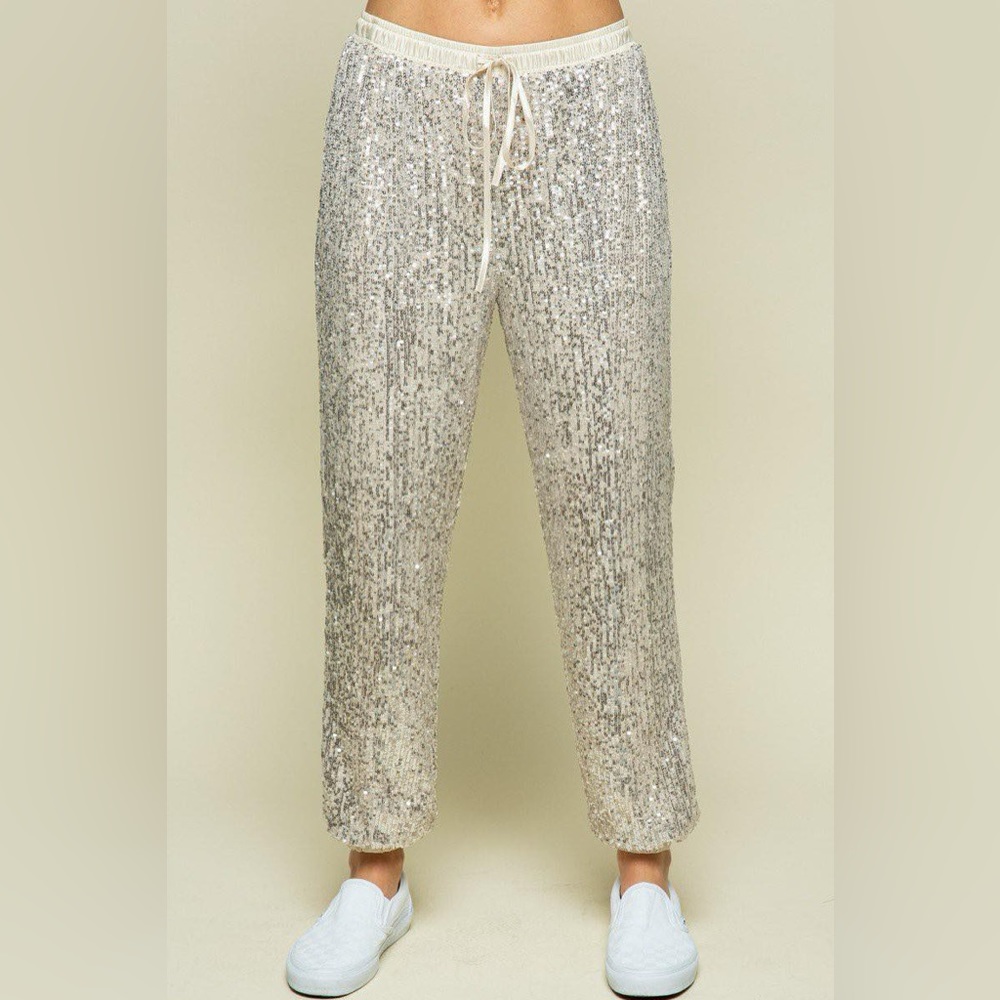 🚨SALE🚨 NWT Sequin Jogger Trousers in Champagne Size Medium